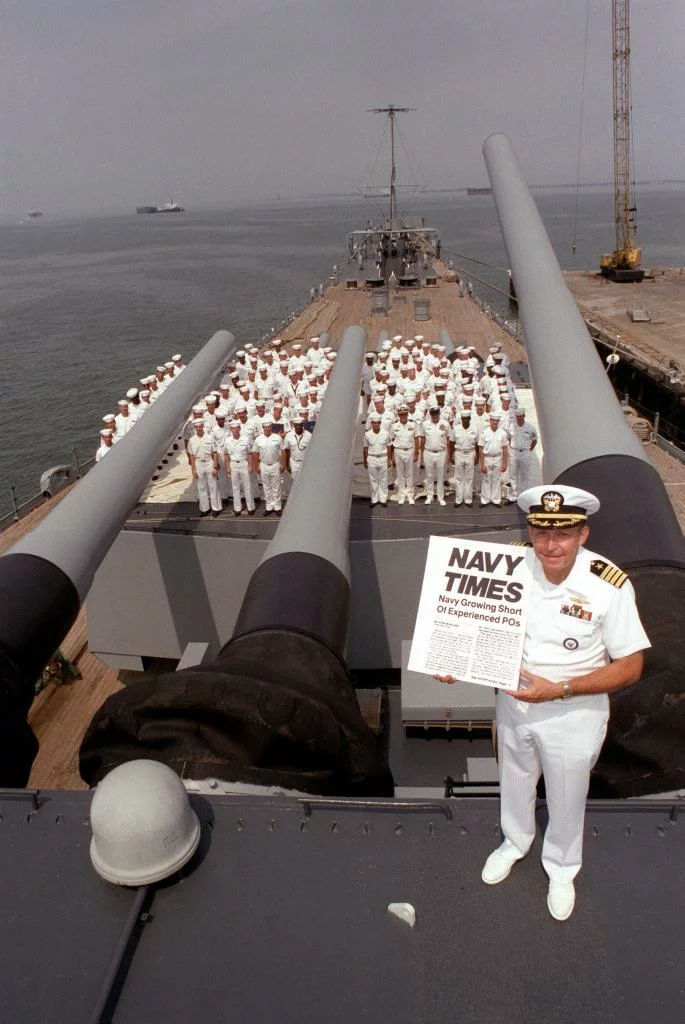 Captain Larry Seaquist, USN Becomes Commanding Officer