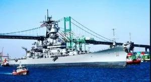 battleship iowa arriving to port of la